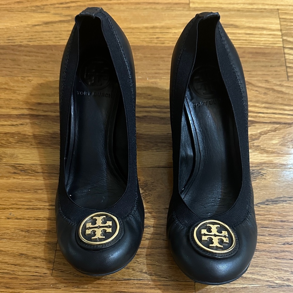 Tory Burch Black Leather Heels with Gold Logo